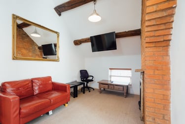 2 bed house, Baxter Gate, City Centre, Loughborough, LE111TH - Image 2