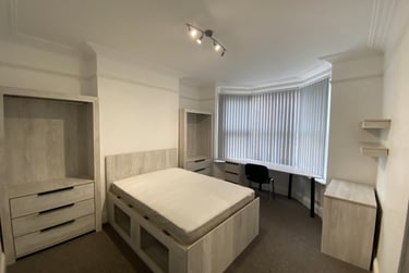 5 bed house, Broad Street, City Centre, Loughborough, LE115AB - Image 2