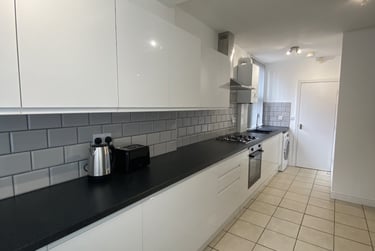 5 bed house, Broad Street, City Centre, Loughborough, LE115AB - Image 4