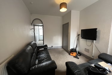 5 bed house, Curzon Street, City Centre, Loughborough, LE113BQ - Image 1