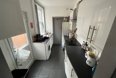 5 bed house, Curzon Street, City Centre, Loughborough, LE113BQ - Image 2