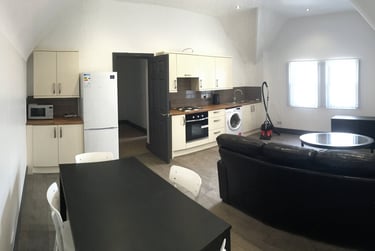 1 bed house, Derby Road, City Centre, Loughborough, LE115AG - Image 1