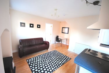 1 bed house, Storer road, City Centre, Loughborough, LE115EQ - Image 1