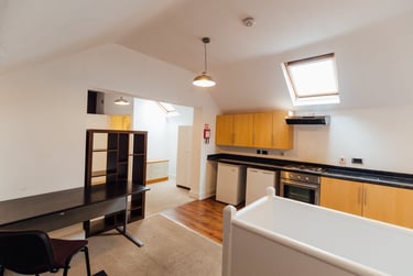 1 bed house, Ashby Road, City Centre, Loughborough, LE113AA - Image 1