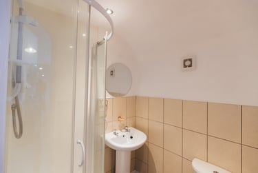 1 bed house, Ashby Road, City Centre, Loughborough, LE113AA - Image 9