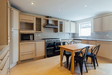 4 bed house, Kingfisher Way, City Centre, Loughborough, LE113NF - Image 2