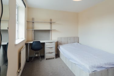 4 bed house, Kingfisher Way, City Centre, Loughborough, LE113NF - Image 12