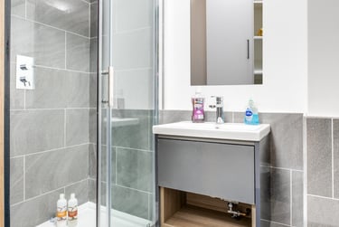 Bronze Plus Studio at Fulham Palace Studios, 168-188 Fulham Palace Road, Hammersmith, London, W69PA - Image 5