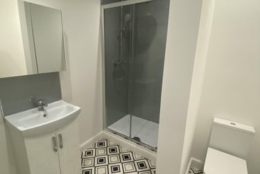 5 bed house, Marshall Street, Newland, Hull, HU53DA - Image 2