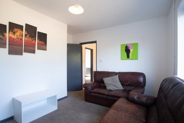 4 bed house, Alan Moss Road, City Centre, Loughborough, LE115LS - Image 2