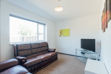 4 bed house, Alan Moss Road, City Centre, Loughborough, LE115LS - Image 1