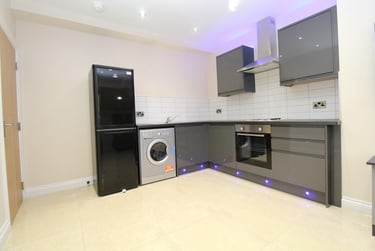 4 bed house, Delph Lane, Rampart Road, Leeds, LS62HQ - Image 3