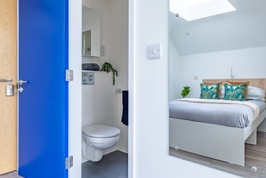 Garden View Studio Accessible at Hill View Place, Glenthorne Road, St Thomas, Exeter, EX44GZ - Image 5