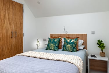 Garden View Studio Accessible at Hill View Place, Glenthorne Road, St Thomas, Exeter, EX44GZ - Image 1