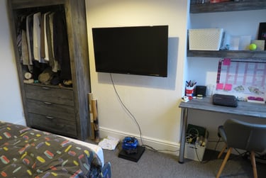 5 bed house, Storer Road, City Centre, Loughborough, LE115EH - Image 1