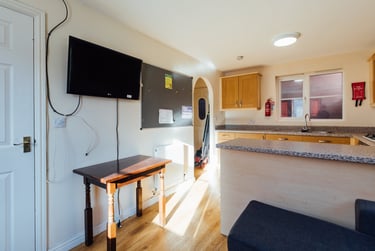 4 bed house, Wheeltappers Way, City Centre, Loughborough, LE115EA - Image 1