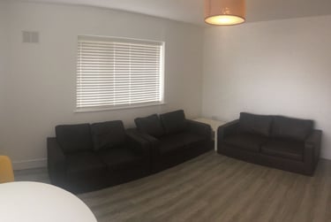 5 bed house, Cumberland Road, City Centre, Loughborough, LE115DE - Image 1