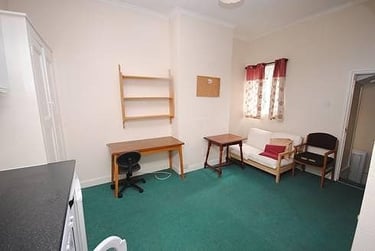 1 bed house, Herrick Road, Shelthorpe, Loughborough, LE112BT - Image 1