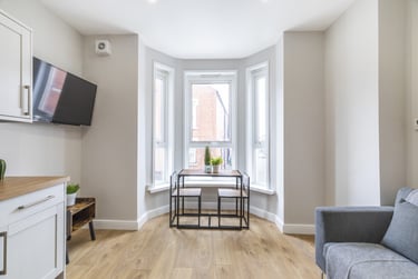 2 bed house, Moorland Road, Hyde Park, Leeds, LS61AL - Image 2