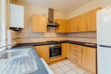4 bed house, Royland Road, City Centre, Loughborough, LE112EH - Image 2