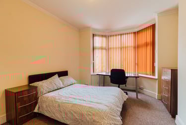 4 bed house, Royland Road, City Centre, Loughborough, LE112EH - Image 3