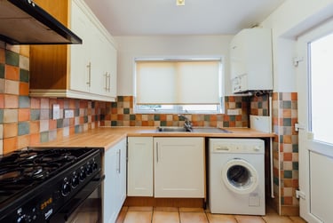 5 bed house, Oaklands Avenue, City Centre, Loughborough, LE113JF - Image 2