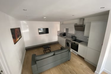 2 bed house, Packe Street, City Centre, Loughborough, LE113EZ - Image 1