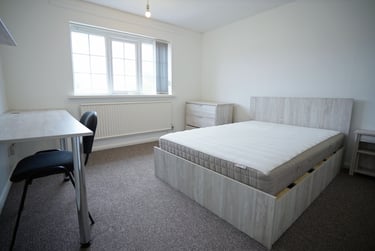 6 bed house, Valley Road, Shelthorpe, Loughborough, LE113PX - Image 4