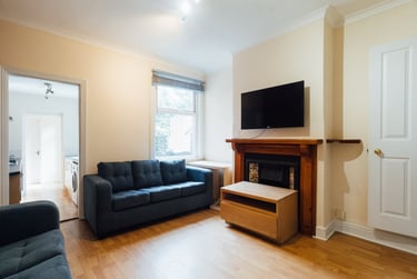 4 bed house, Granville Street, City Centre, Loughborough, LE113BN - Image 1