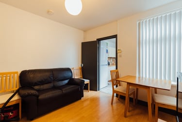 4 bed house, Granville Street, City Centre, Loughborough, LE113BL - Image 1