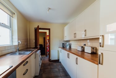 5 bed house, Broad Street, City Centre, Loughborough, LE115AB - Image 2