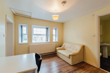 1 bed house, Churchgate, City Centre, Loughborough, LE111UD - Image 4