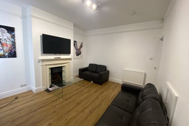 5 bed house, Forest Road, City Centre, Loughborough, LE113NP - Image 1