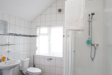 5 bed house, Broad Street, City Centre, Loughborough, LE115AB - Image 3