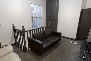 3 bed house, The Rushes, City Centre, Loughborough, LE115BE - Image 1