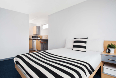 Premium One Bedroom Flat at Filbert Village, Linker Road, City Centre, Leicester, LE27FF - Image 1