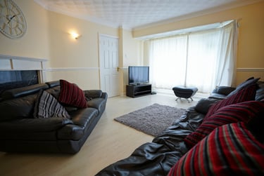 6 bed house, Patterdale Drive, Shelthorpe, Loughborough, LE113RT - Image 1
