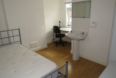 3 bed house, Paget Street, City Centre, Loughborough, LE115DS - Image 5