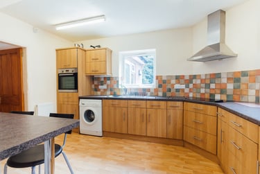 4 bed house, Hermitage Road, City Centre, Loughborough, LE114PF - Image 1