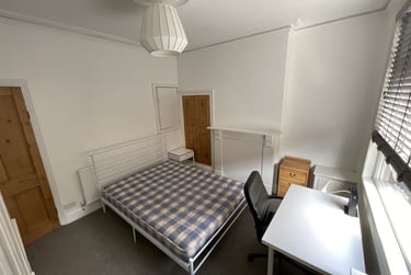 4 bed house, Rosebery Street, City Centre, Loughborough, LE115DX - Image 3