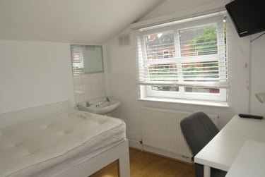 3 bed house, Paget Street, City Centre, Loughborough, LE115DS - Image 6