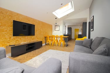 6 bed house, York Road, City Centre, Loughborough, LE113DA - Image 2