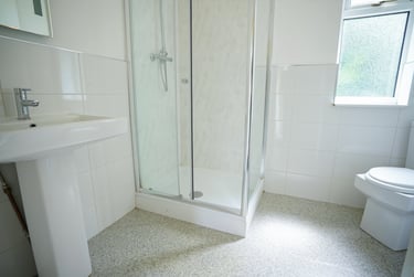 6 bed house, Patterdale Drive, Shelthorpe, Loughborough, LE113RT - Image 11