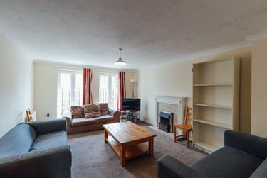 4 bed house, Kingfisher Way, City Centre, Loughborough, LE113NF - Image 1