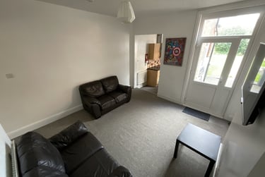 4 bed house, Rosebery Street, City Centre, Loughborough, LE115DX - Image 1