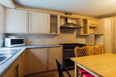 4 bed house, Goldfinch Close, City Centre, Loughborough, LE113HG - Image 2