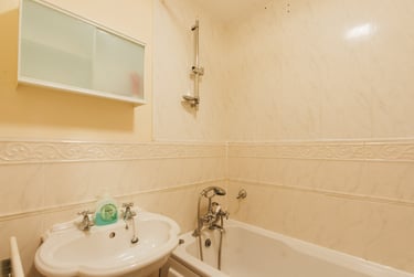 4 bed house, Goldfinch Close, City Centre, Loughborough, LE113HG - Image 6