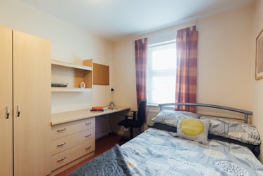 2 bed house, Carlton Close, City Centre, Loughborough, LE115DY - Image 1