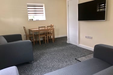 4 bed house, Sharpley Road, City Centre, Loughborough, LE114PN - Image 2