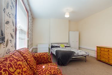 6 bed house, Forest Road, City Centre, Loughborough, LE113NW - Image 6